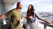 सेक्सी वीडियो Lusty Latina Sofia Rose Fucks on Miami Balcony HD